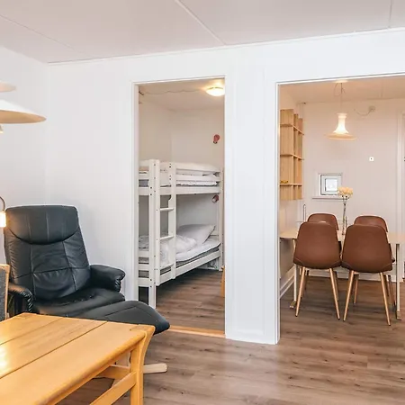 Seaside Retreat At Rim - By Traum Nyaraló *