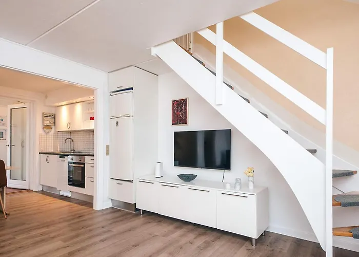 Seaside Retreat At Rim - By Traum